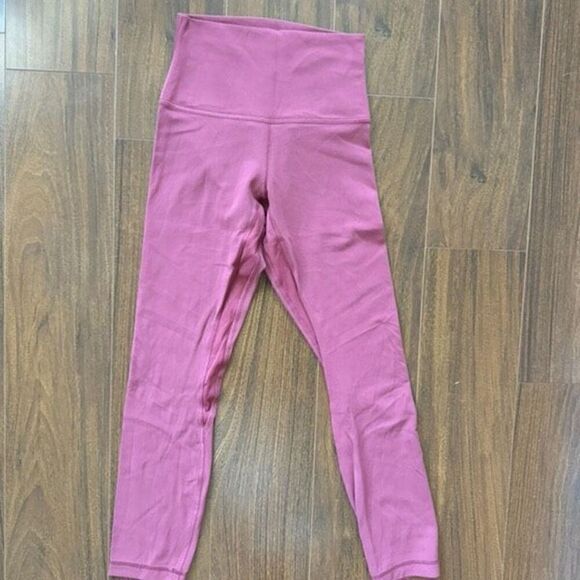 Lululemon 2 align 21” crop in Plumful - Picture 5 of 7